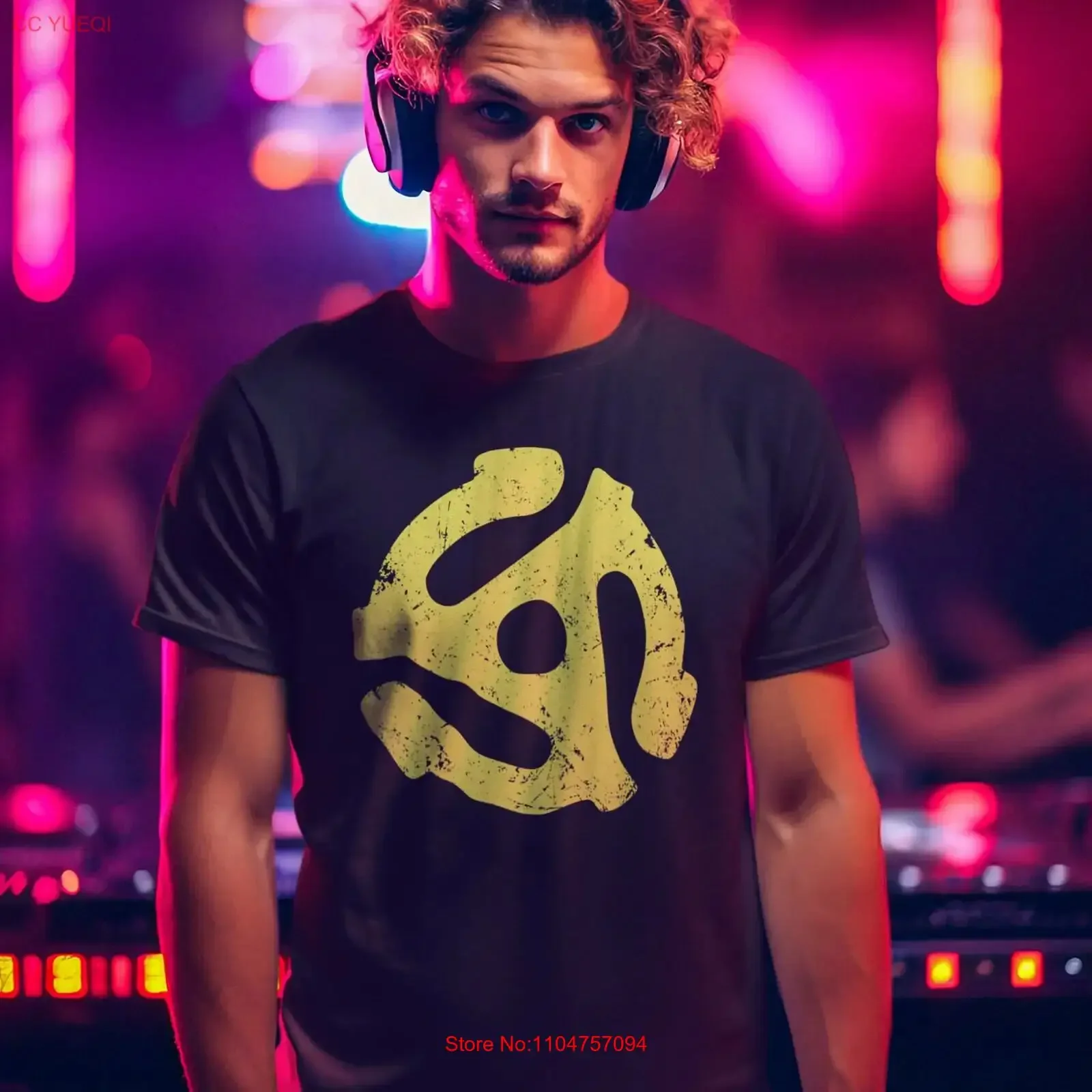 45 RPM 45s Record Insert Adaptor Vinyl DJ Party Club Music Enthusiast Mens T Shirt Various Colours and Sizes vintage Washed