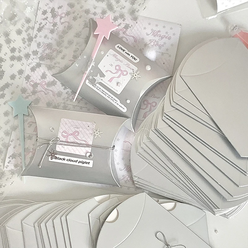 50 قطعة صندوق مجوهرات ورقي فضي اللون حقيبة أعمى فارغة التعبئة والتغليف القرط القلائد خواتم DIY بها بنفسك عيد الميلاد الهالوين التفاف بالجملة