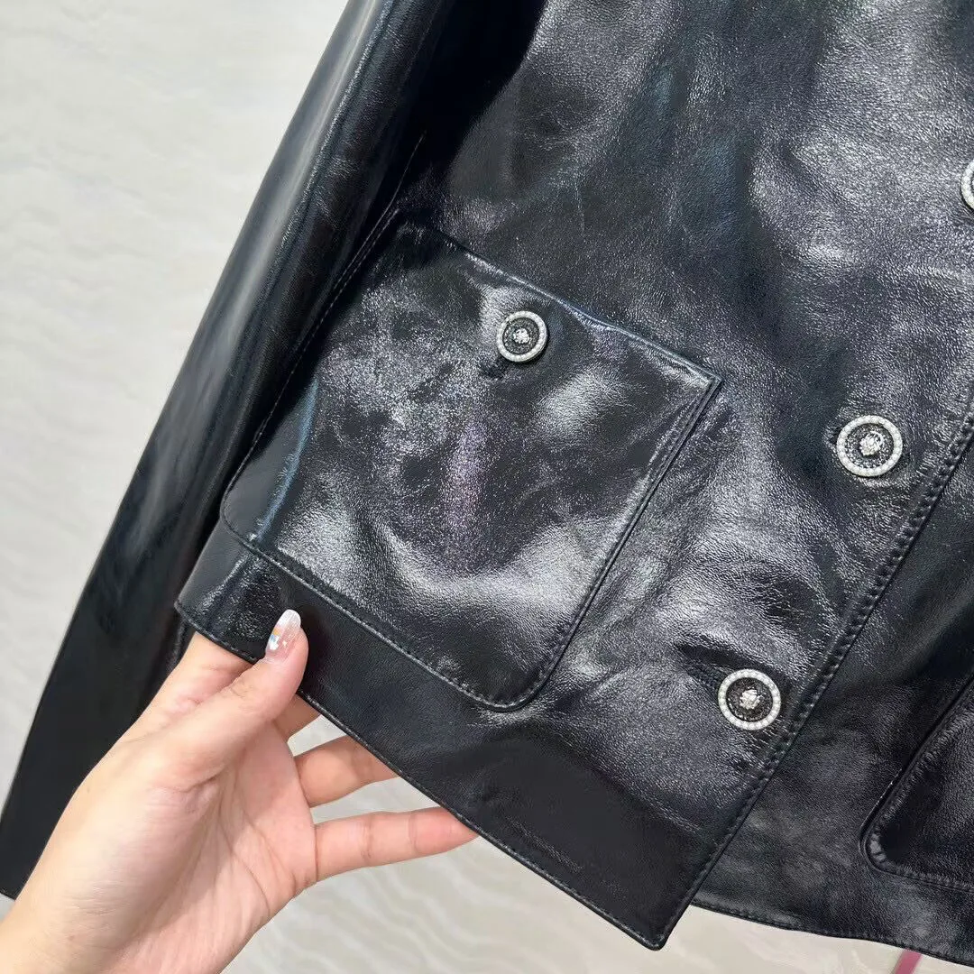 Cappotto nero vintage in pelle di pecora 100% da donna colletto alla coreana manica lunga bottoni in metallo tasche elegante giacca carina dal design corto