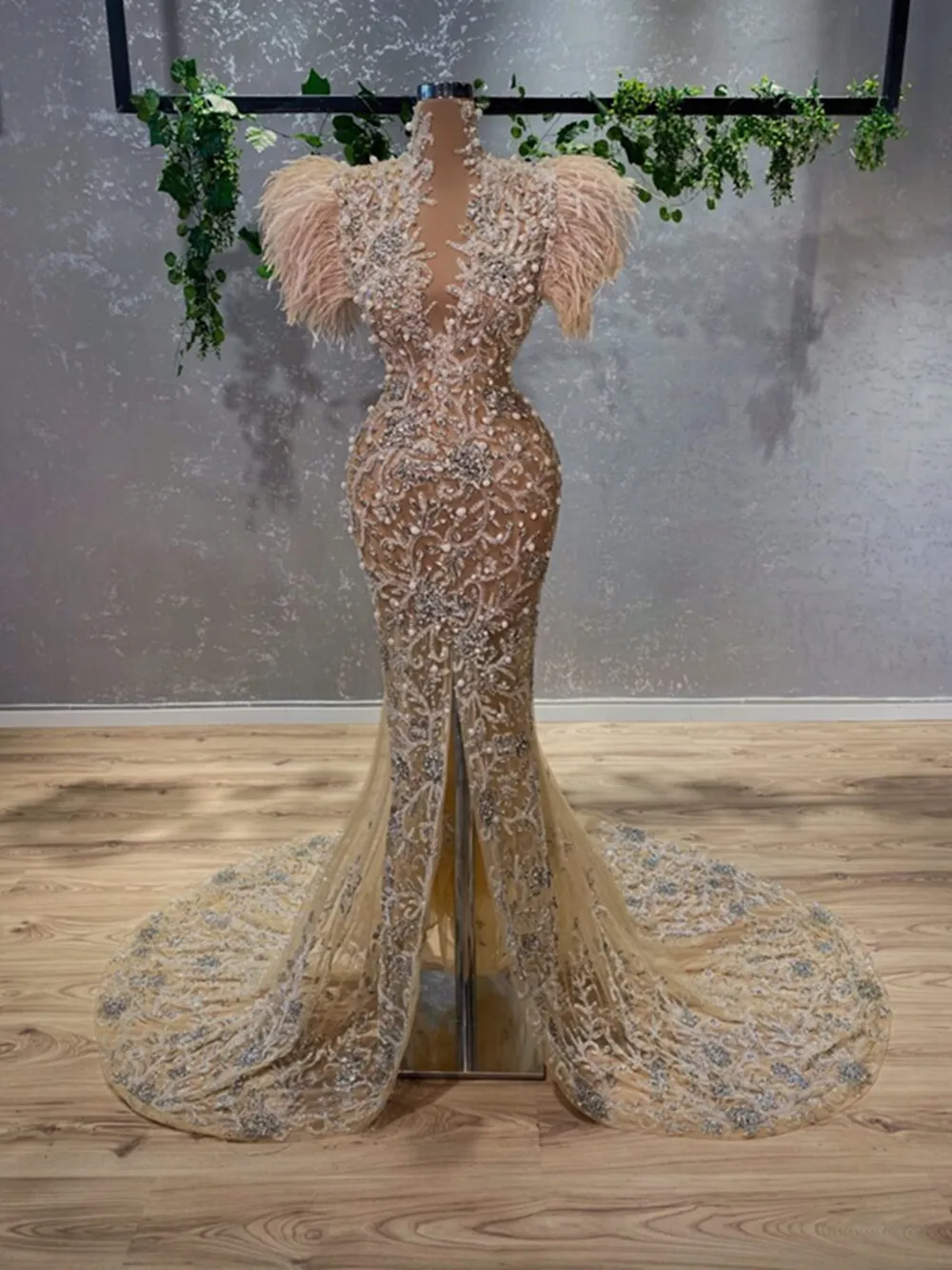 Robe De soirée De forme sirène, plumes, Champagne, dubaï, col en V profond, perles, fente latérale, robes d'occasion formelles