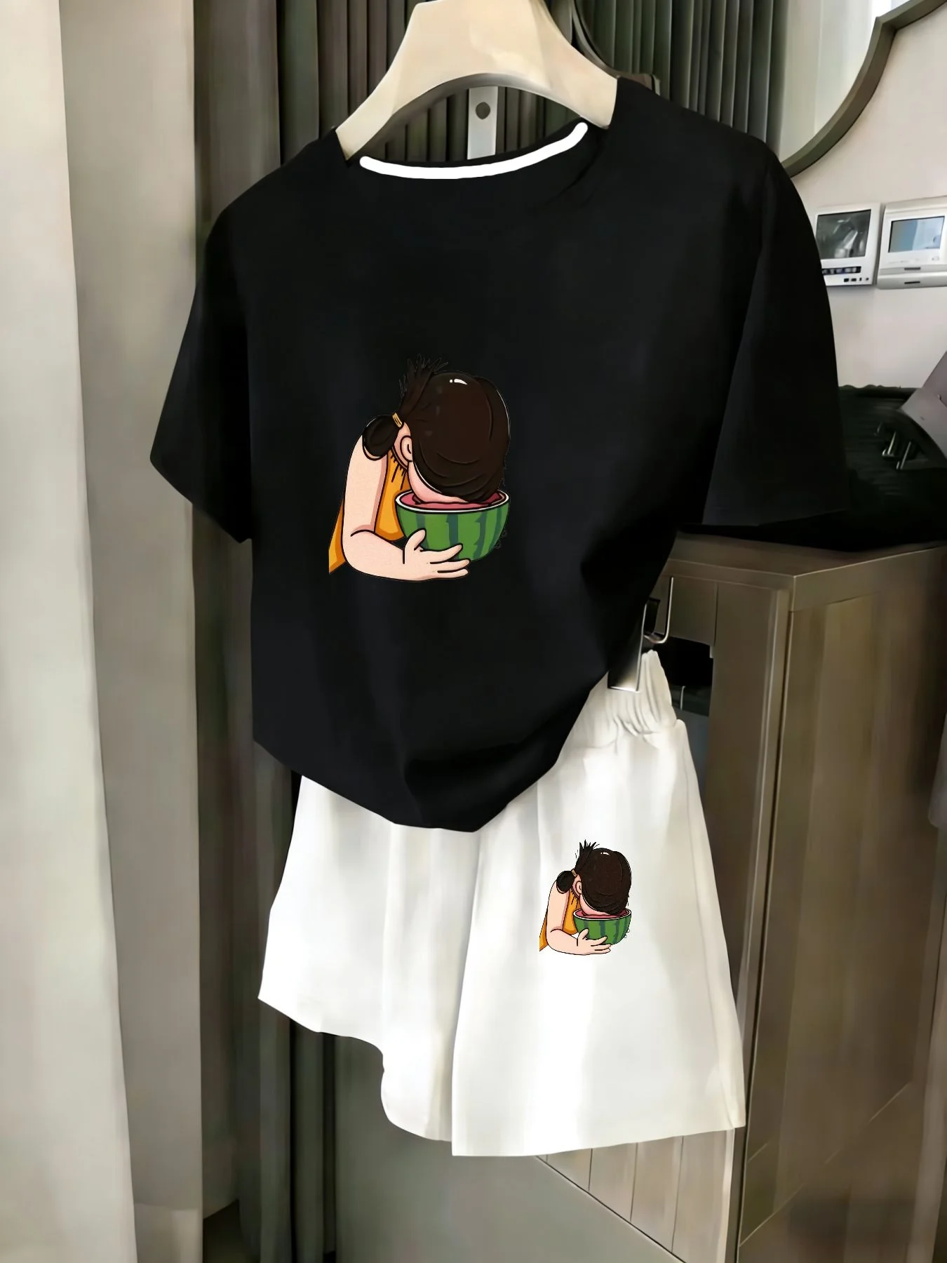 

Ladies 2-Piece Set Summer Beach Vacation Casual round Neck Short Sleeve Random Print T-Shirt Elastic Waist Shorts Suit Comfortab