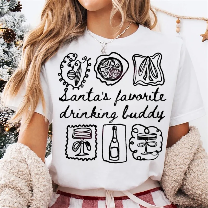 Koszulka damska w stylu retro z nadrukiem wzoru: Ulubiony partner do picia Świętego Mikołaja, styl kreskówkowy, okrągły dekolt.