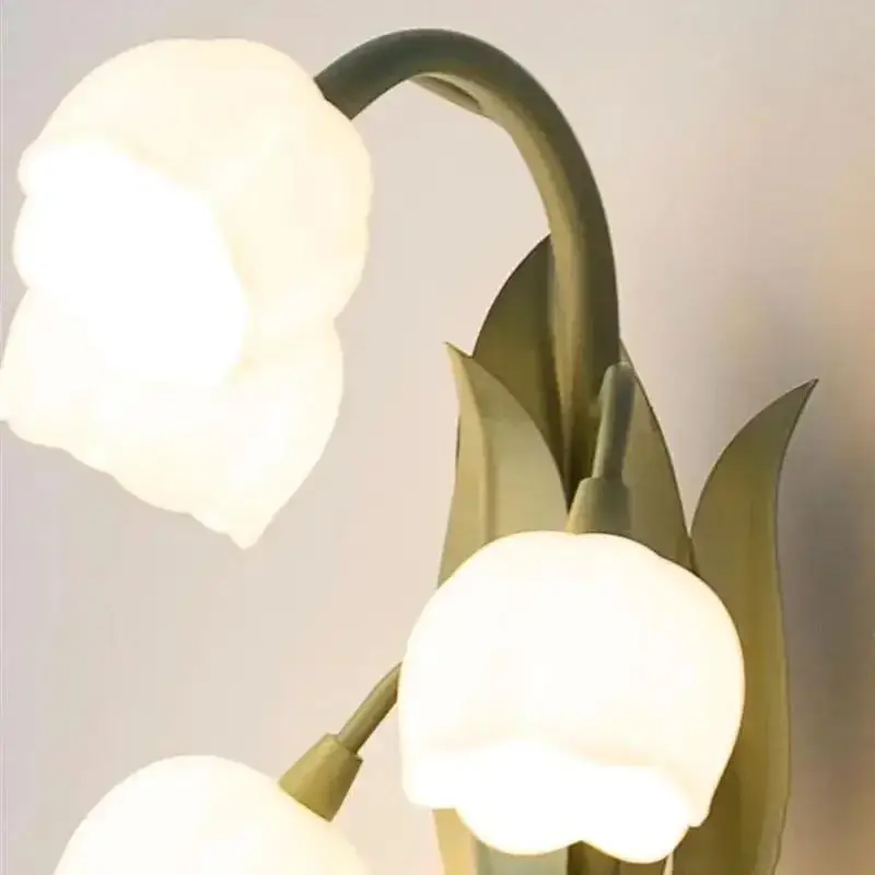 Flower Lily Table Lamp Nordic Romantic Bedside Night Light with Standing Base Glass Cover Indoor Decorative Lighting for Room