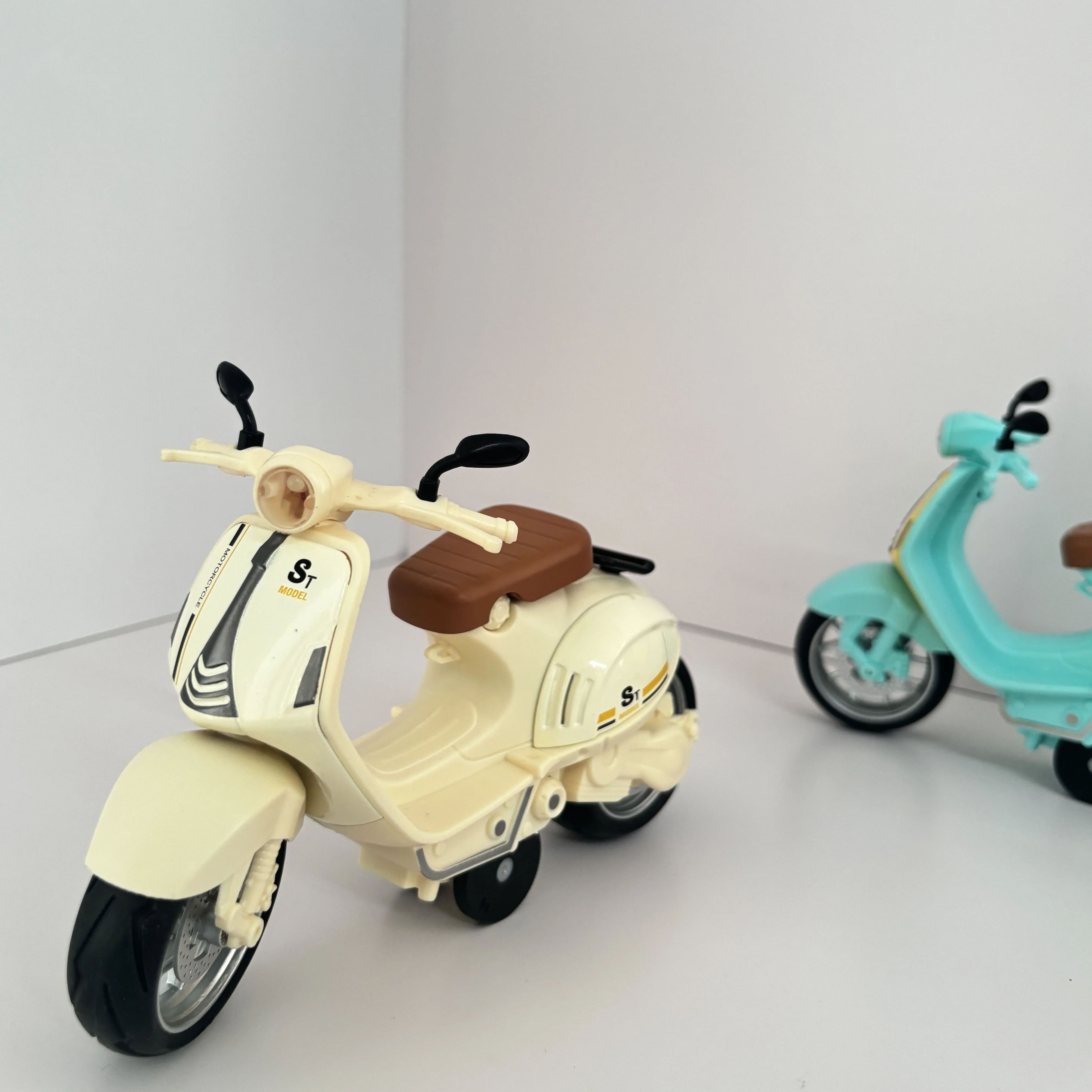 1: 10 Freizeit Mini Motorrad Legierung Modell Auto Sound und Licht Pull-Back Simulation Serie Modell Spielzeug für Kinder