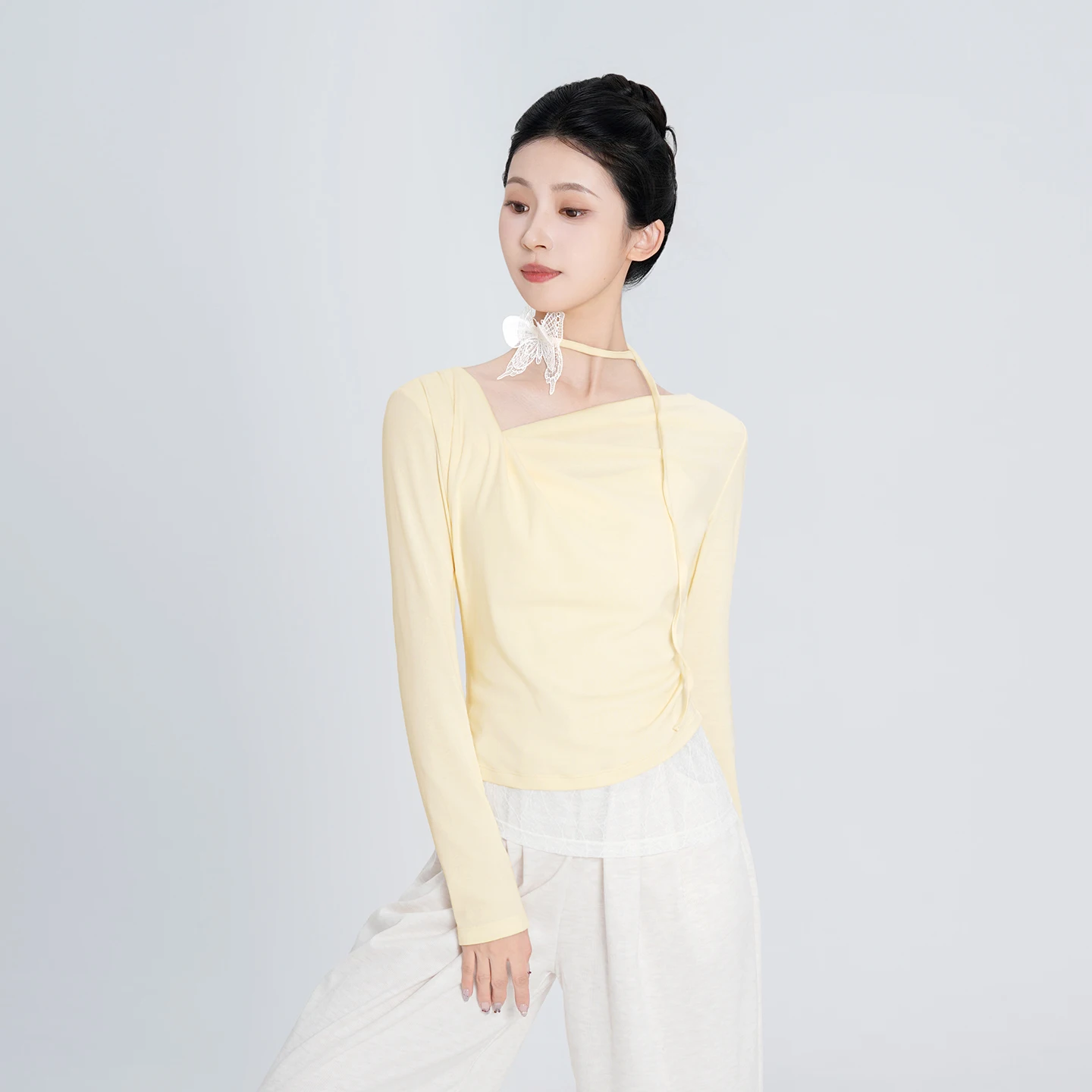 女性レーススプライスカジュアルブラウス優雅なダンストップ非対称ドレープ&繊細な蝶チョーカーガールコットン長袖シャツ