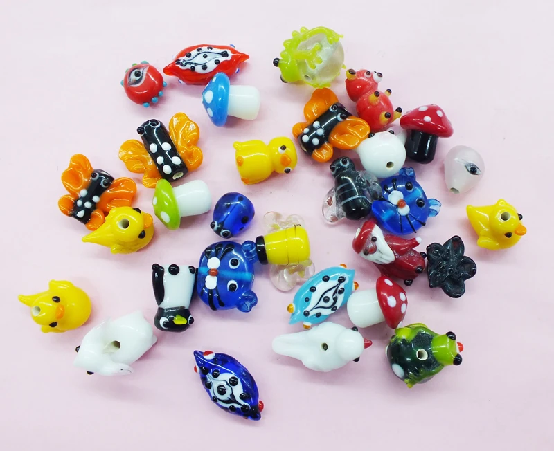 100 PCS classic animal glass beads (please note that random send)