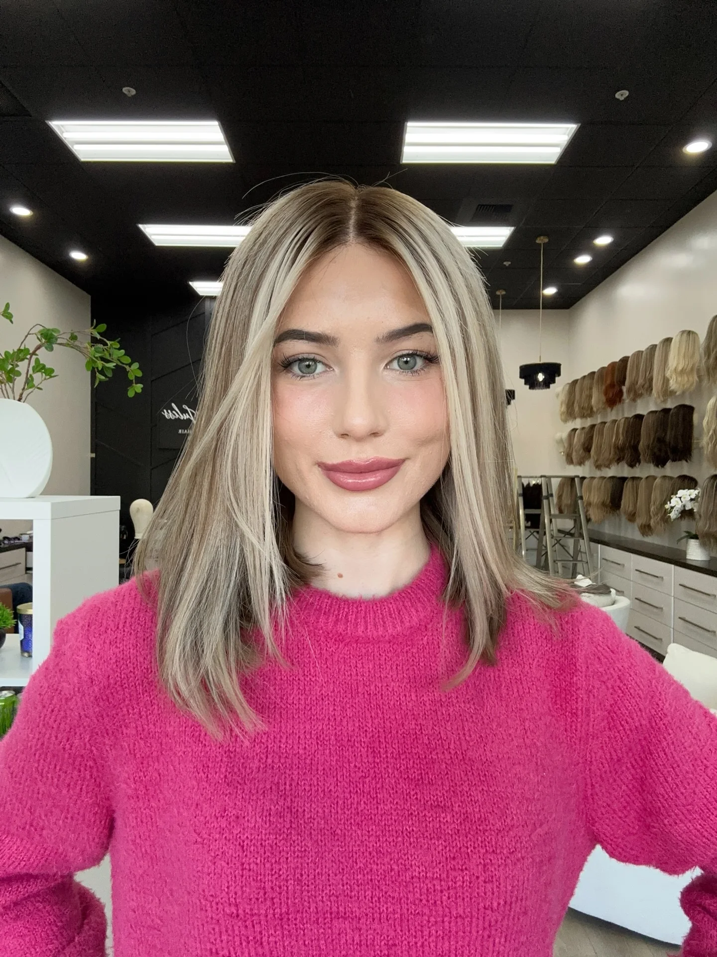 Parrucche anteriori in pizzo sintetico diritte naturali morbide 13 * 4 HD Bob Ombre biondo platino cenere Parrucche in fibra resistente al calore con parte libera