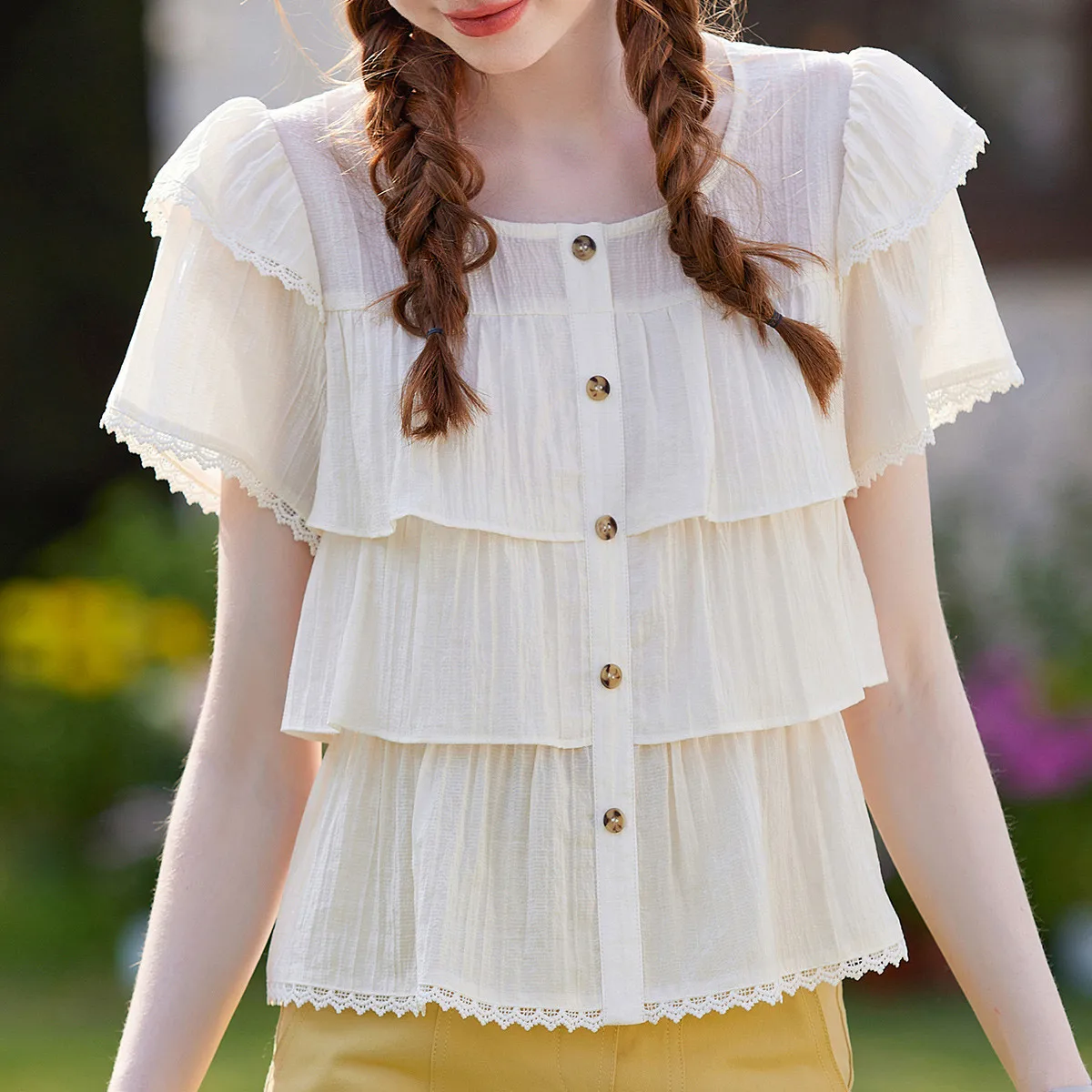 LOUIS YAO Nieuwe Kant Splicing vrouwen Shirt 2025, Zomer Top Ronde Hals Korte Mouw Niet-elastisch Gelaagde Ontwerp Vrouwen blouses