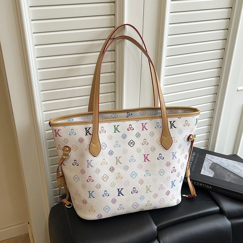 

Famous Designer Leather Crossbody Bag, Women Messenger Bag For Ladies, Elegant Shoulder Handbag With Popular Classic Style