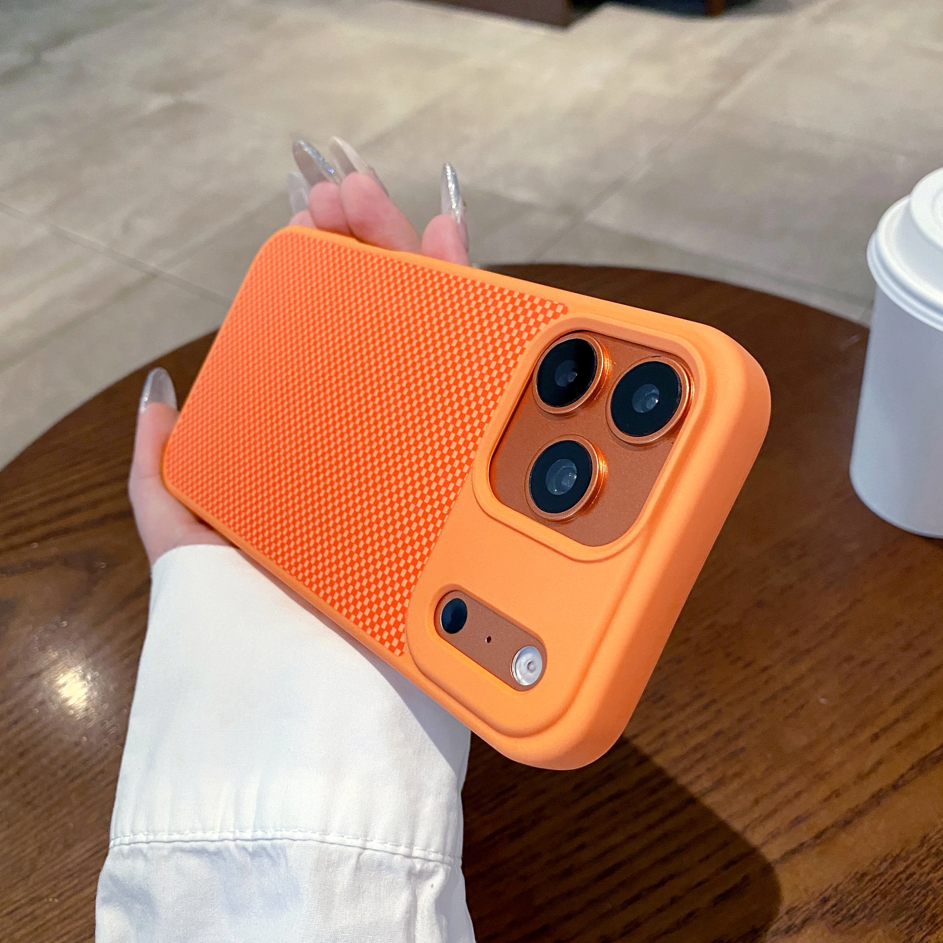 Suitable for iPhone 17 Pro 17 Pro Max protective case and iPhone 16 Pro Max 16pro iPhone 16 plus orange magnetic phone case