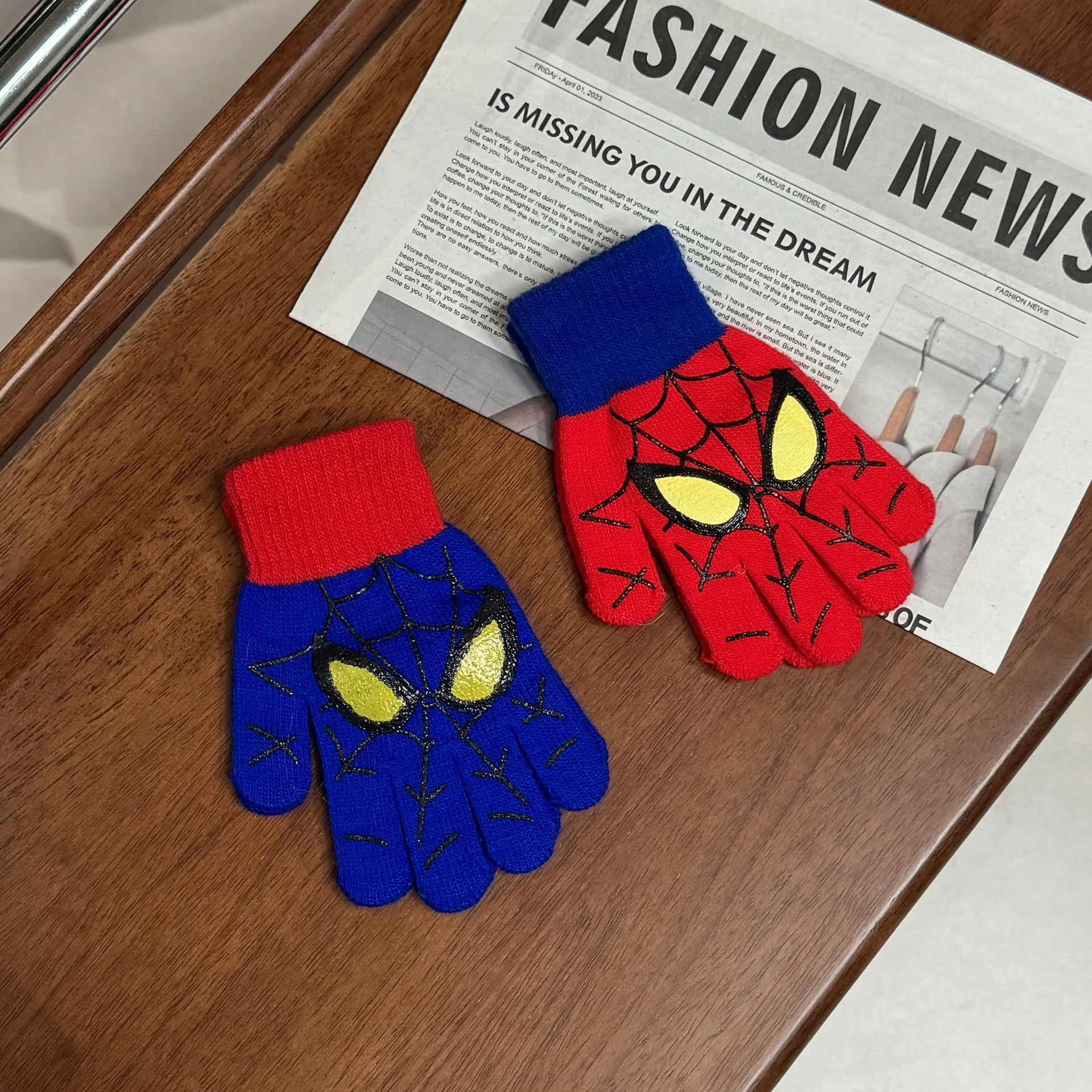 الكرتون سبايدرمان الشتاء الأطفال قفازات دافئة أنيمي الكرتون قفازات محبوكة لطيف الديكور الاطفال هدايا عيد الميلاد 5-10Y #5