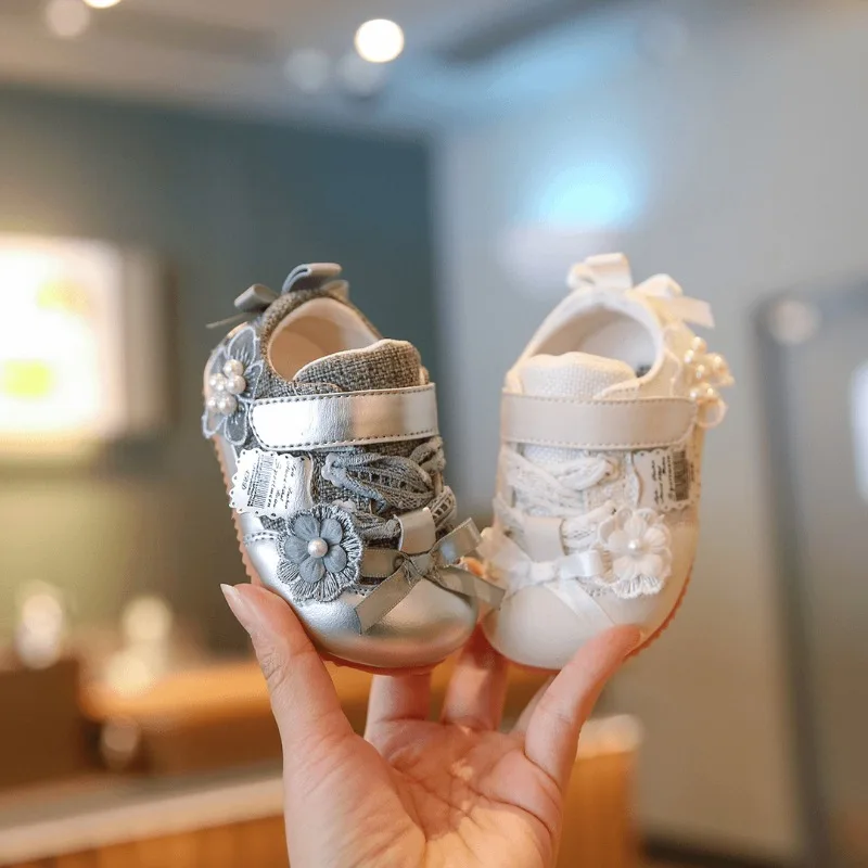 

Girls Princess Casual Shoes with Sweet Flowers Baby Walks Shoes Mesh Breathable 2026 Brand New Kids Sports Shoes Soft Bottom