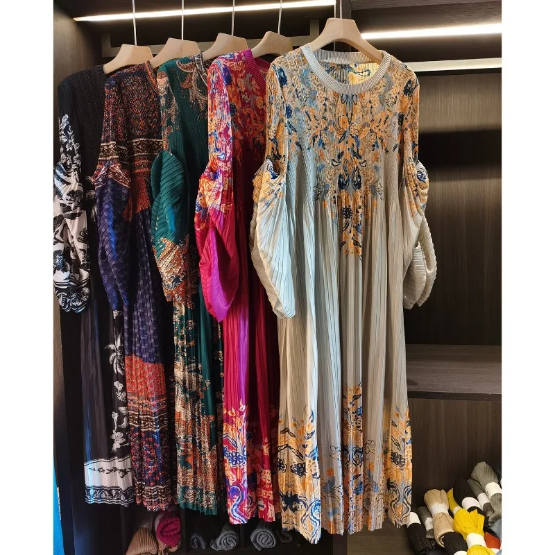 

Плиссированное женское платье Miyake с цветочным принтом, новинка 2026 года, в ретро-этническом стиле, с круглым вырезом, длинными рукавами, больших размеров, эластичное, элегантное, длинное