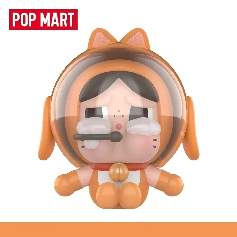 

POP MART Crybaby Space Cat Orange: Аниме-фигурка, загадочная игрушка-сюрприз в закрытой коробке, милая настольная декоративная фигурка кошки, коллекционная фигурка кошки