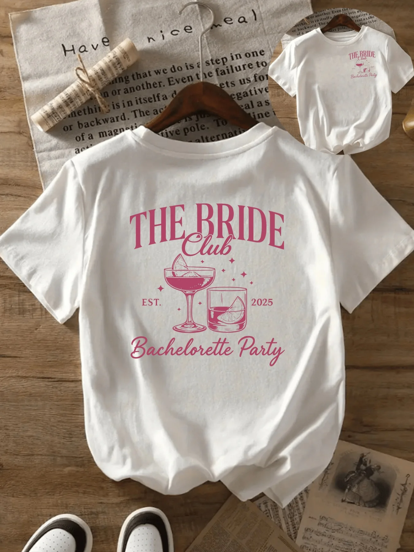 Camiseta gráfica "The Bride Club" para mujer, color blanco con letras rosas, diseño de copa de vino, perfecta para invitados de boda de primavera y verano
