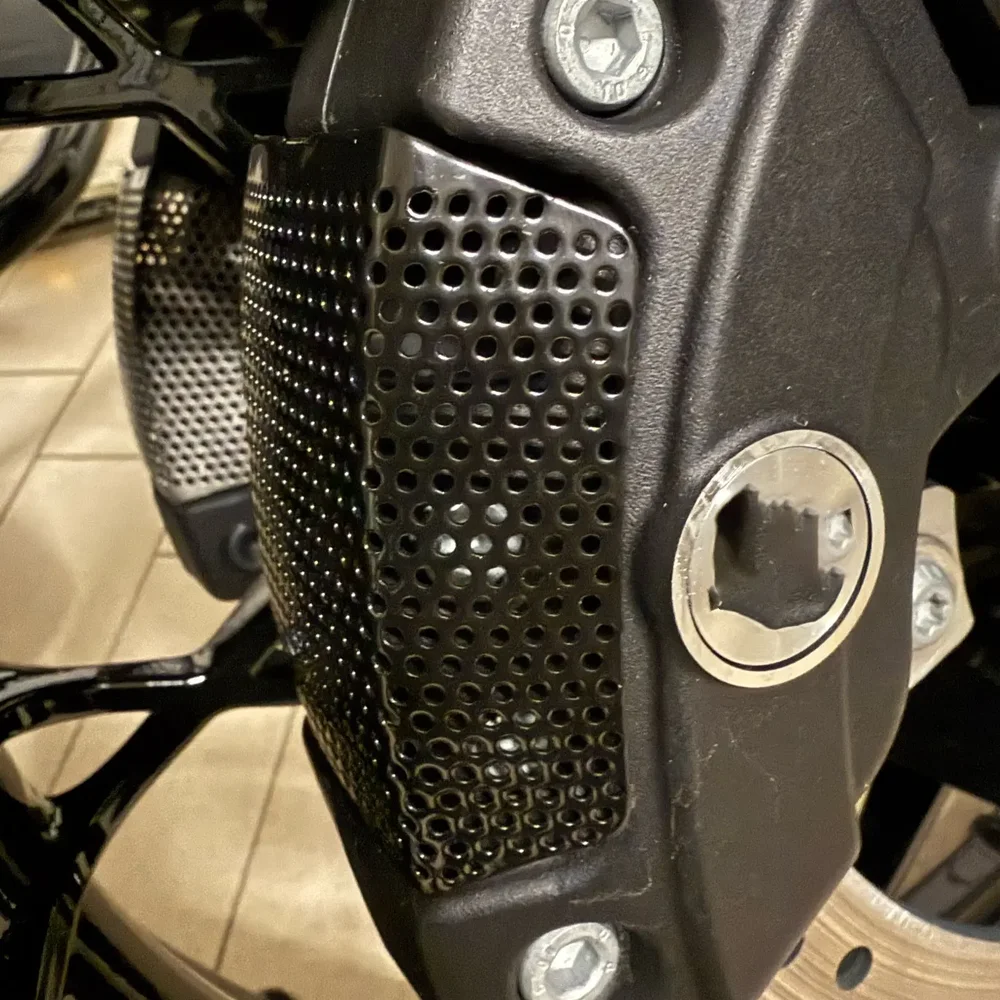 Front Caliper Screen Steel Inserts Cover For Harley-Davidson V-Rod V Rod VRod Touring 2008-2013 2014 2015 2016 2017 2018 2019