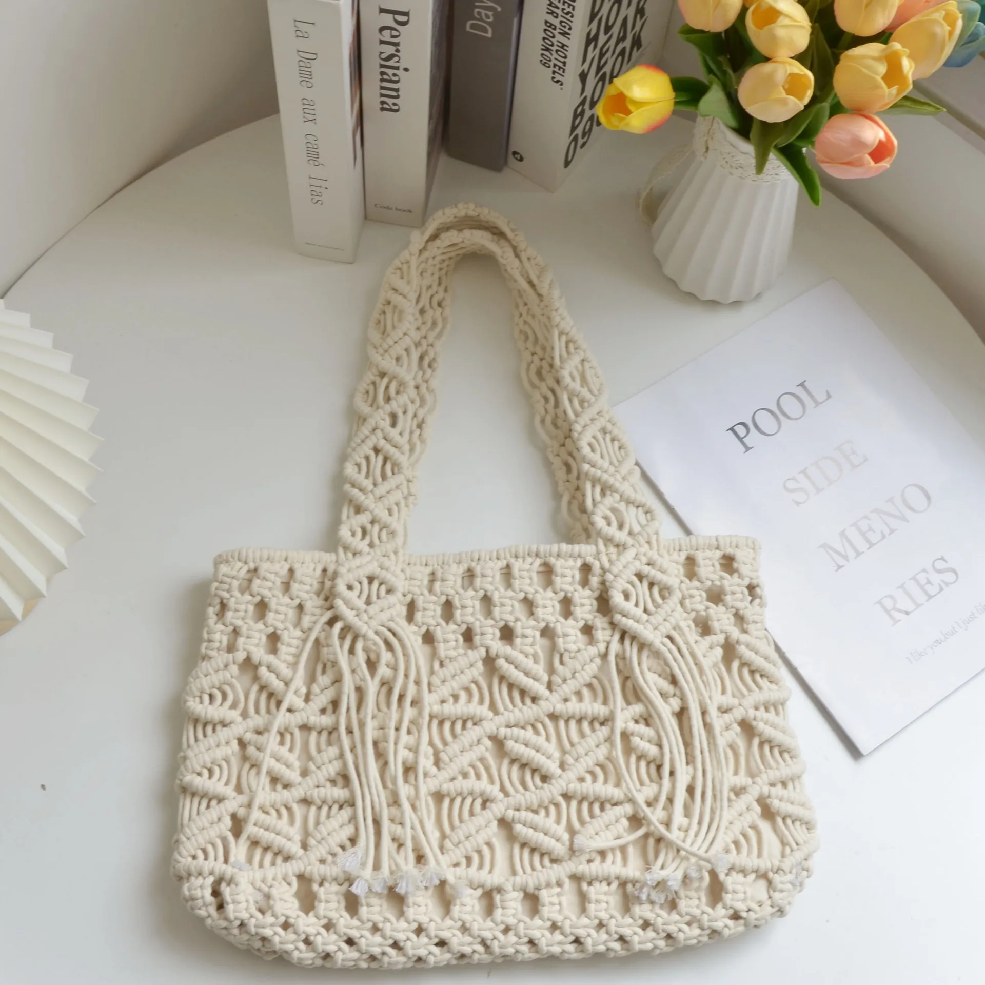 Summer new cotton rope hand-woven bag simple artistic beach vacation solid color shoulder bag