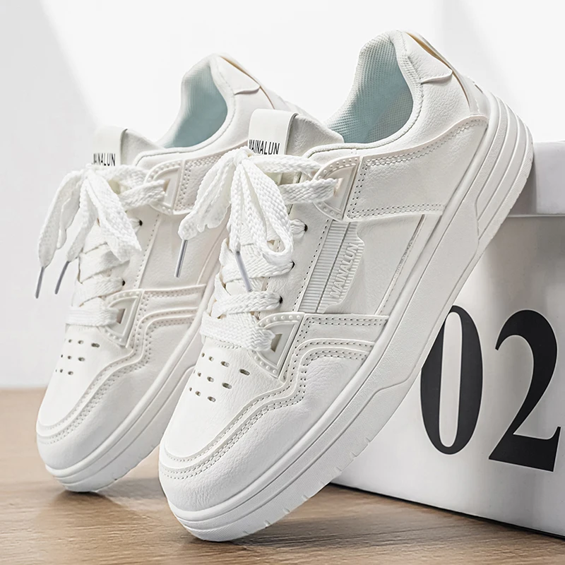 

1 пара повседневной спортивной обуви, модная, универсальная и удобная.