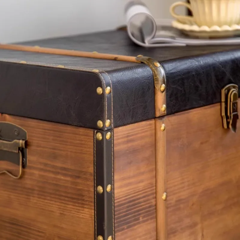 

Retro wood box with lock Pirate decoration Treasure box Solid wood leather Display Window photography prop