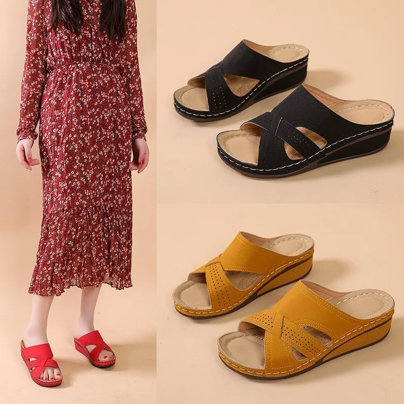 Women wear sandals with sandals vintage hollow-out slippers non-slip plus size 43 sandals women C1218