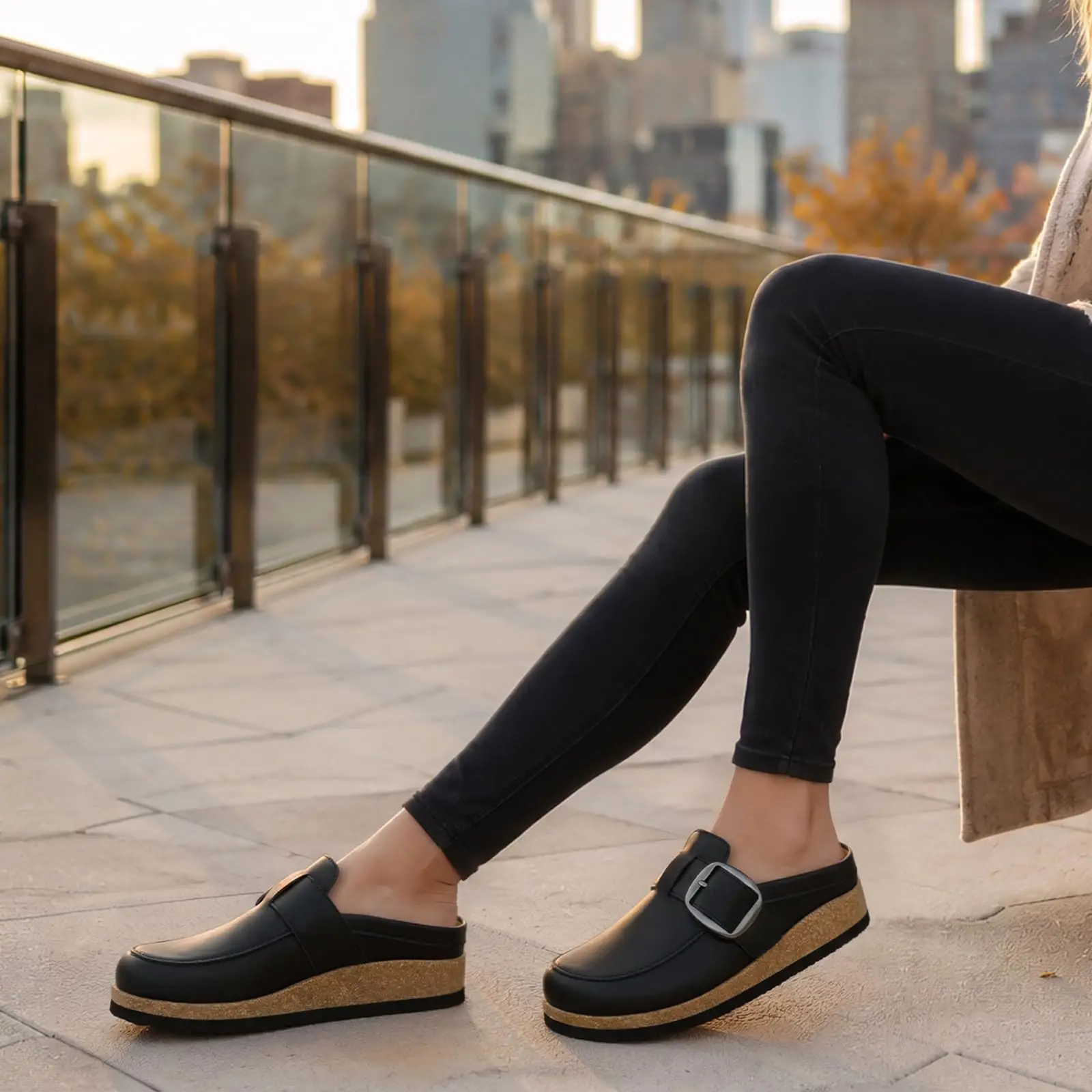 Shevalues Vegane Leder-Damen-Clogs, rutschfeste Hausschuhe im Loafer-Design, Slides mit Korkfußbett und Fußgewölbestütze – Detail 8
