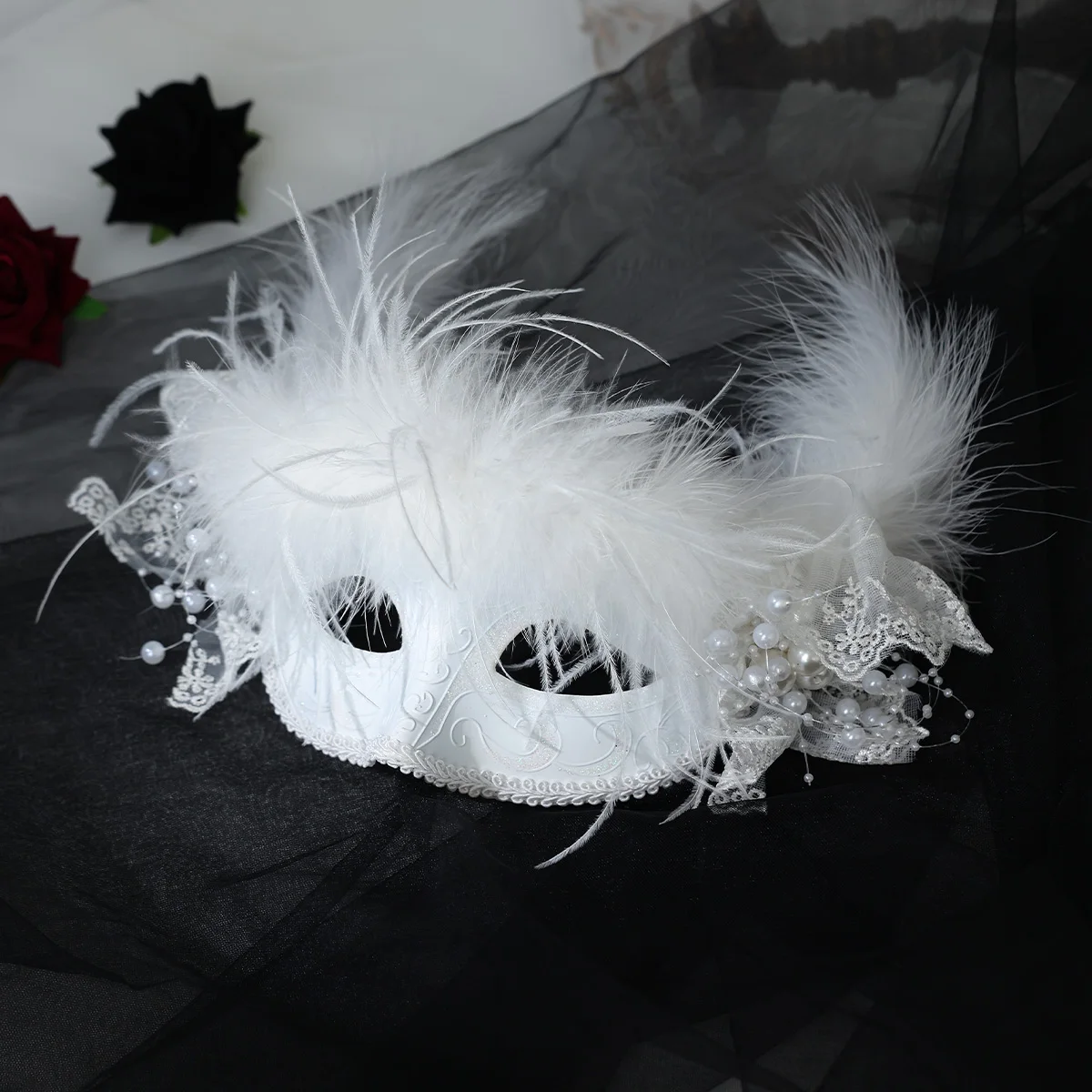 Luxury White Feather Shining Mask For Women Simulated Pearls Lace Bridal Masks Carnival Party Pageants Hair Accessories