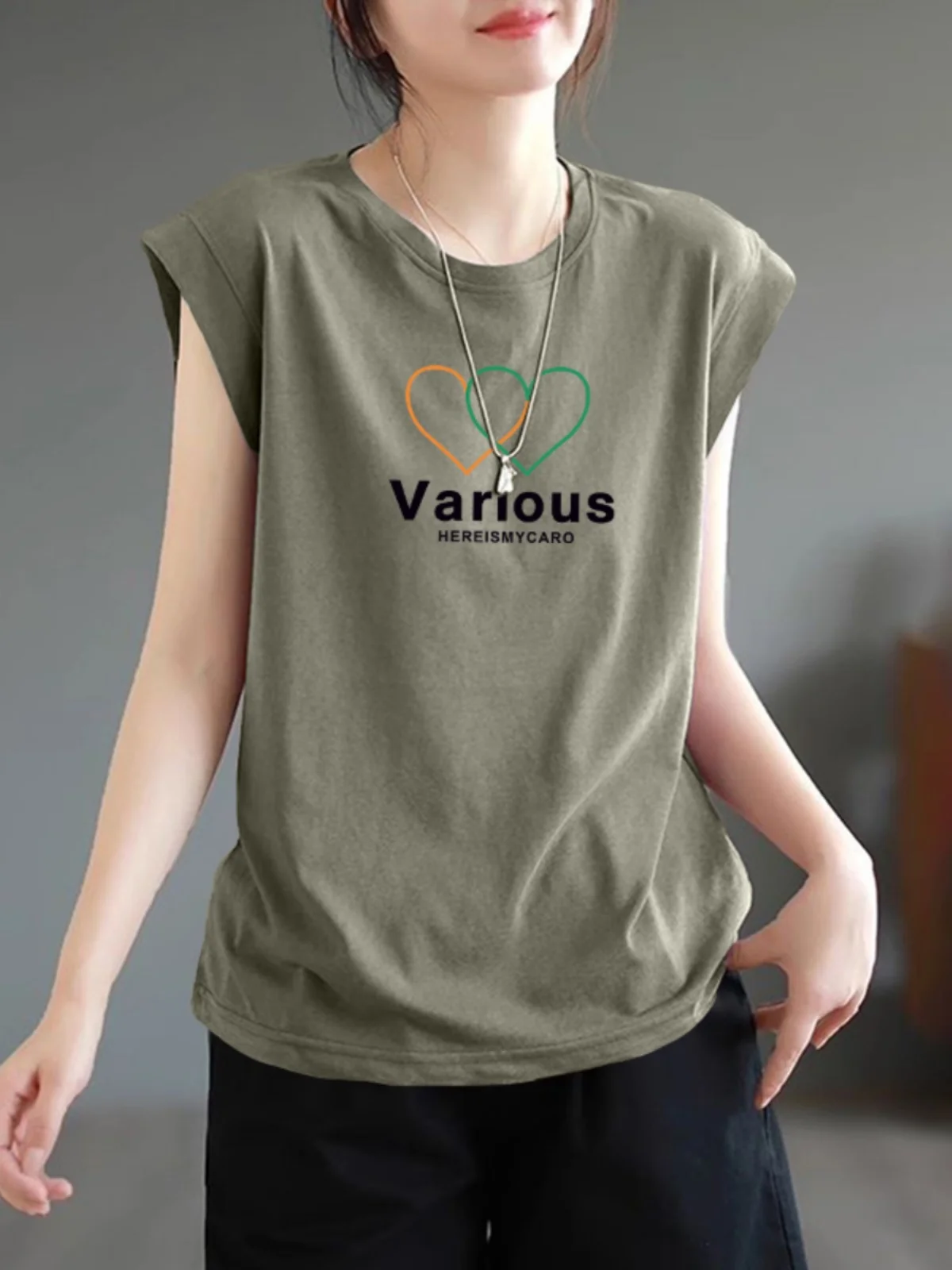 

Свободная повседневная футболка с круглым вырезом для женщин больших размеров: модная, летняя, новая, удобная, трендовая.