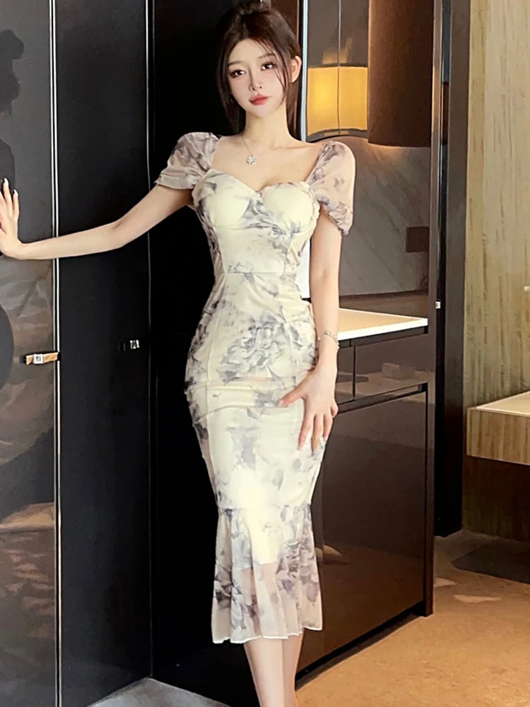 2025 جديد الأزهار شبكة قصيرة الأكمام ساحة طوق فستان مثير المرأة أنيقة الورك التفاف فستان الصيف الكورية Bodycon فستان طويل فاخر