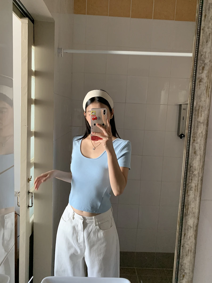 T-shirt rossa Celebri ort Sve da donna Estate 2025 New Sle Slim Fit Bianco oulder Design americano Top unico