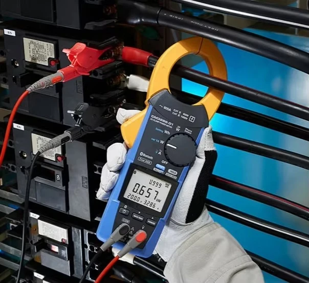 Medidor de energia com braçadeira Hioki CM3286-50 para manutenção elétrica e economia de energia