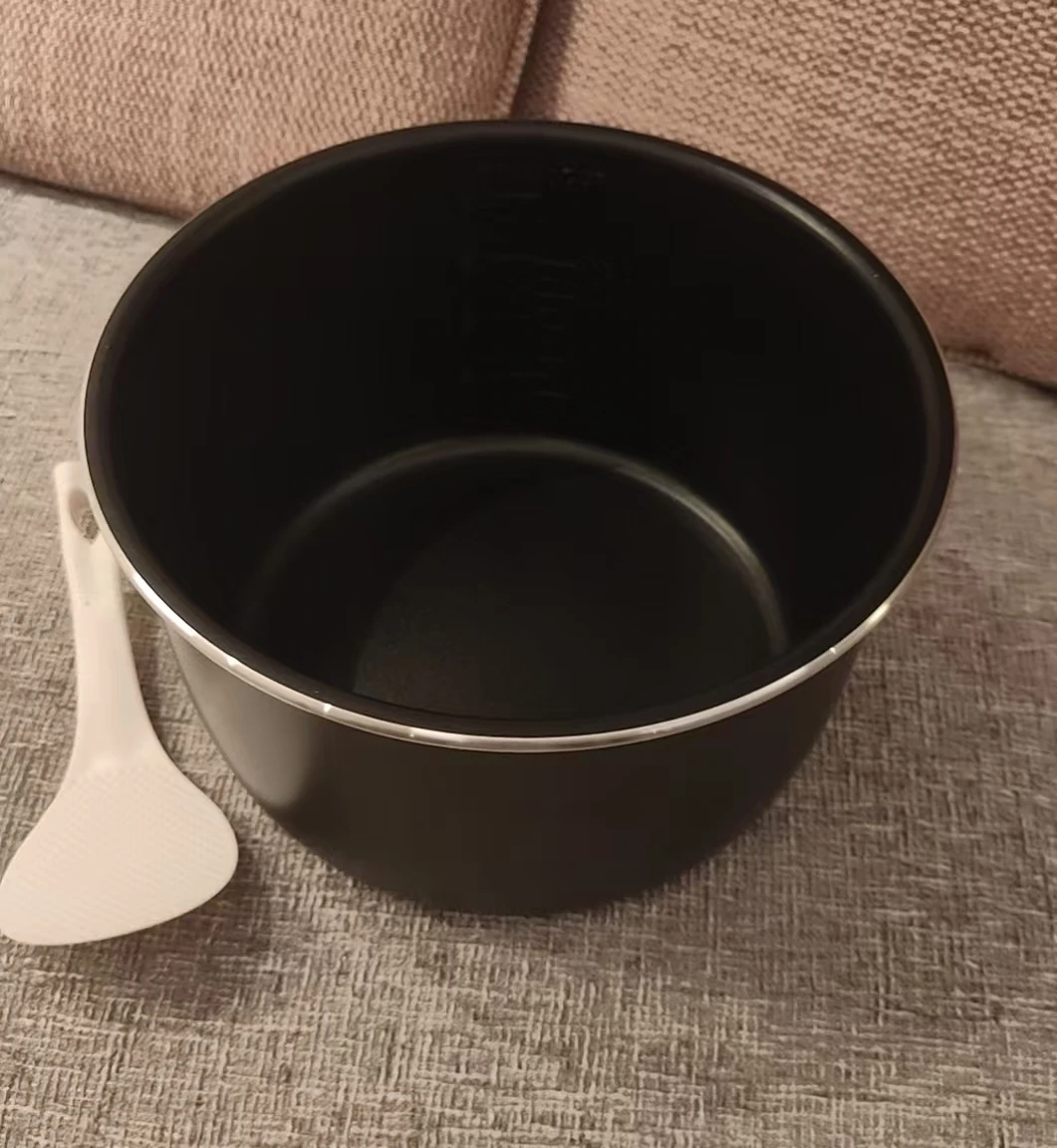 A bowl for multicooker Redmond 4 l universal