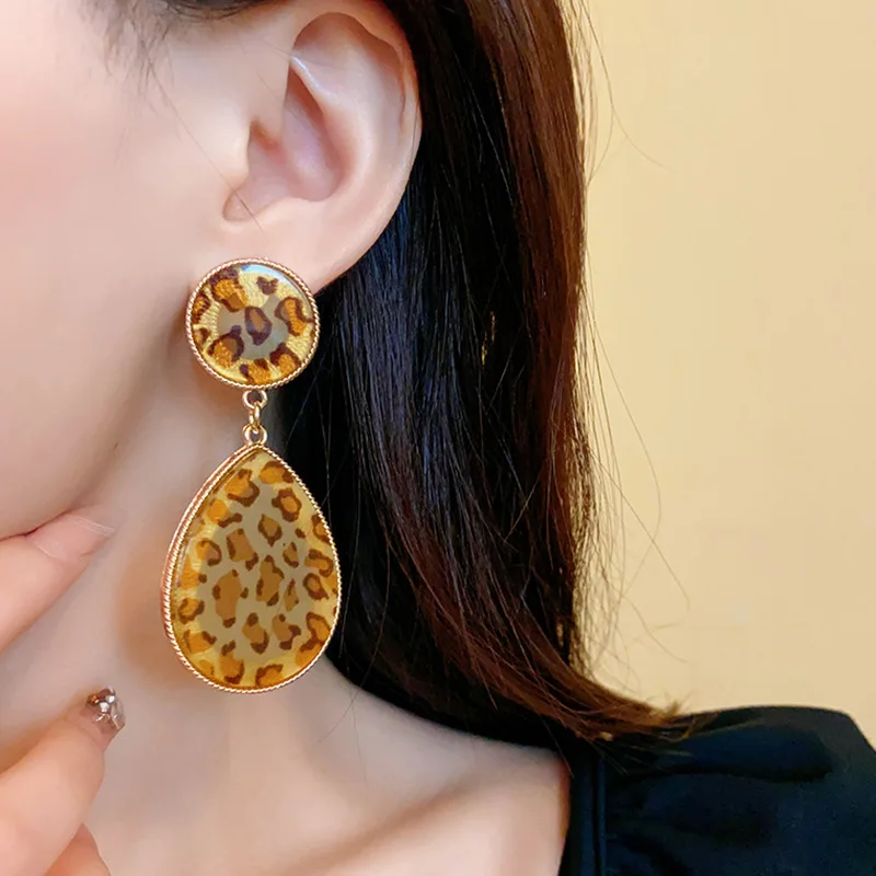 Round Leopard Print Triangular Earrings for Women European and American Retro Maillard Style Earrings FashionElegant Jewelry