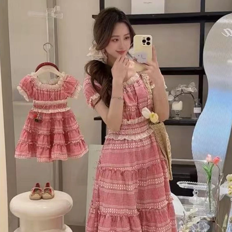 

Розовое платье с пышными рукавами для мамы и дочки, футболка для папы, летняя одежда, одинаковый комплект одежды для всей семьи, комплект одежды для папы, мамы и детей