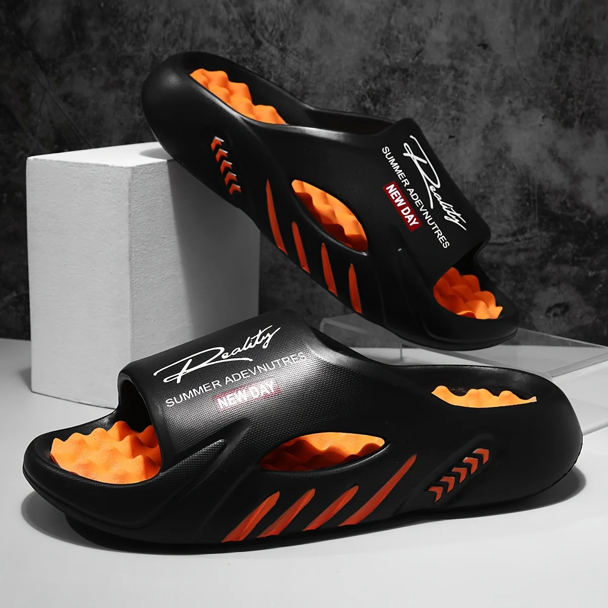 

Men's Fashionable Letter Printed Slippers With Thick Sole, Increased Height, Anti Slip, Wear-Resistant