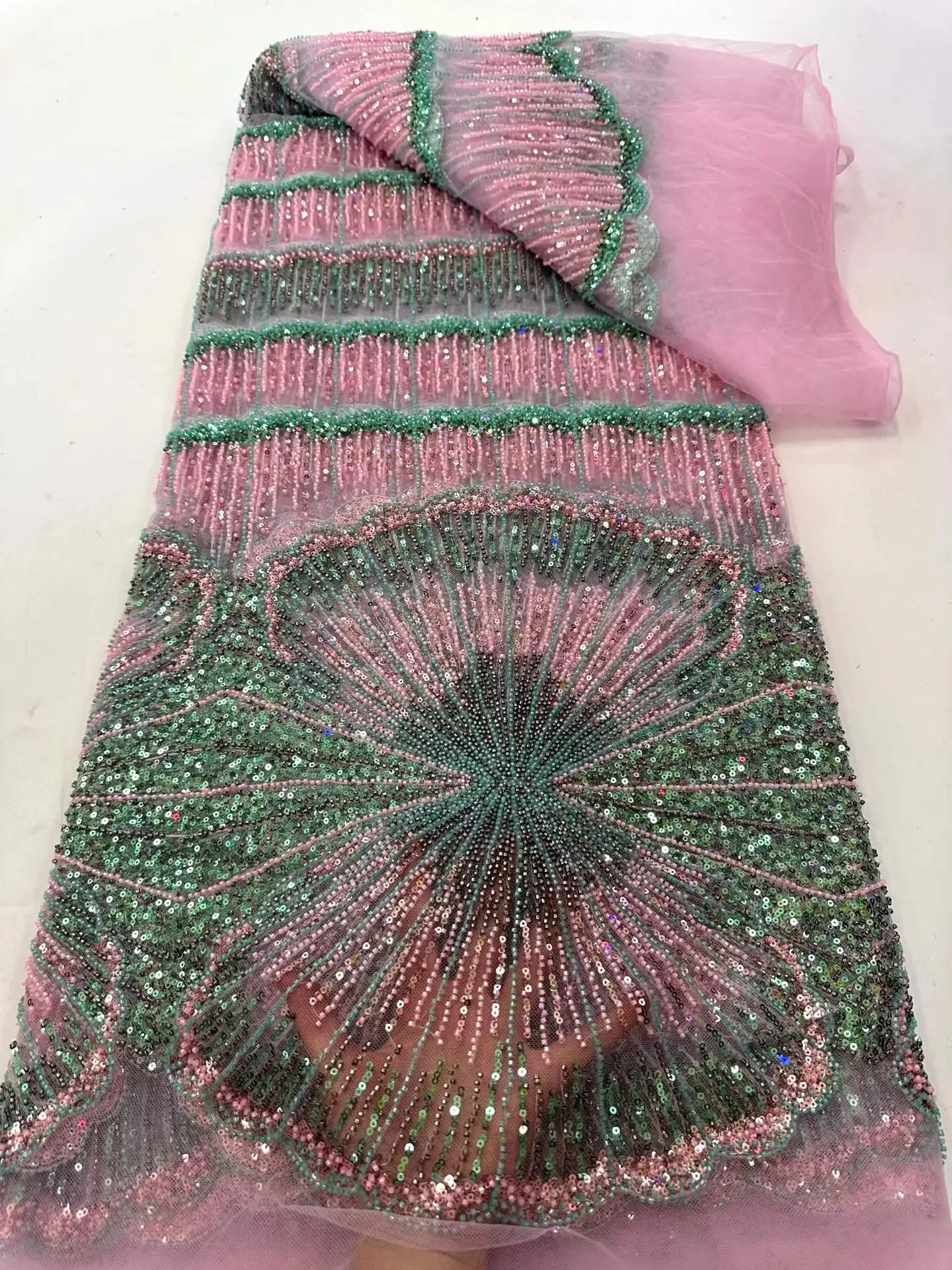 

Новый дизайн, модный африканский нигерийский художественный узор, ручная вышивка, пайетки, горячая распродажа, французские бусины, тюлевое кружево для праздничного платья