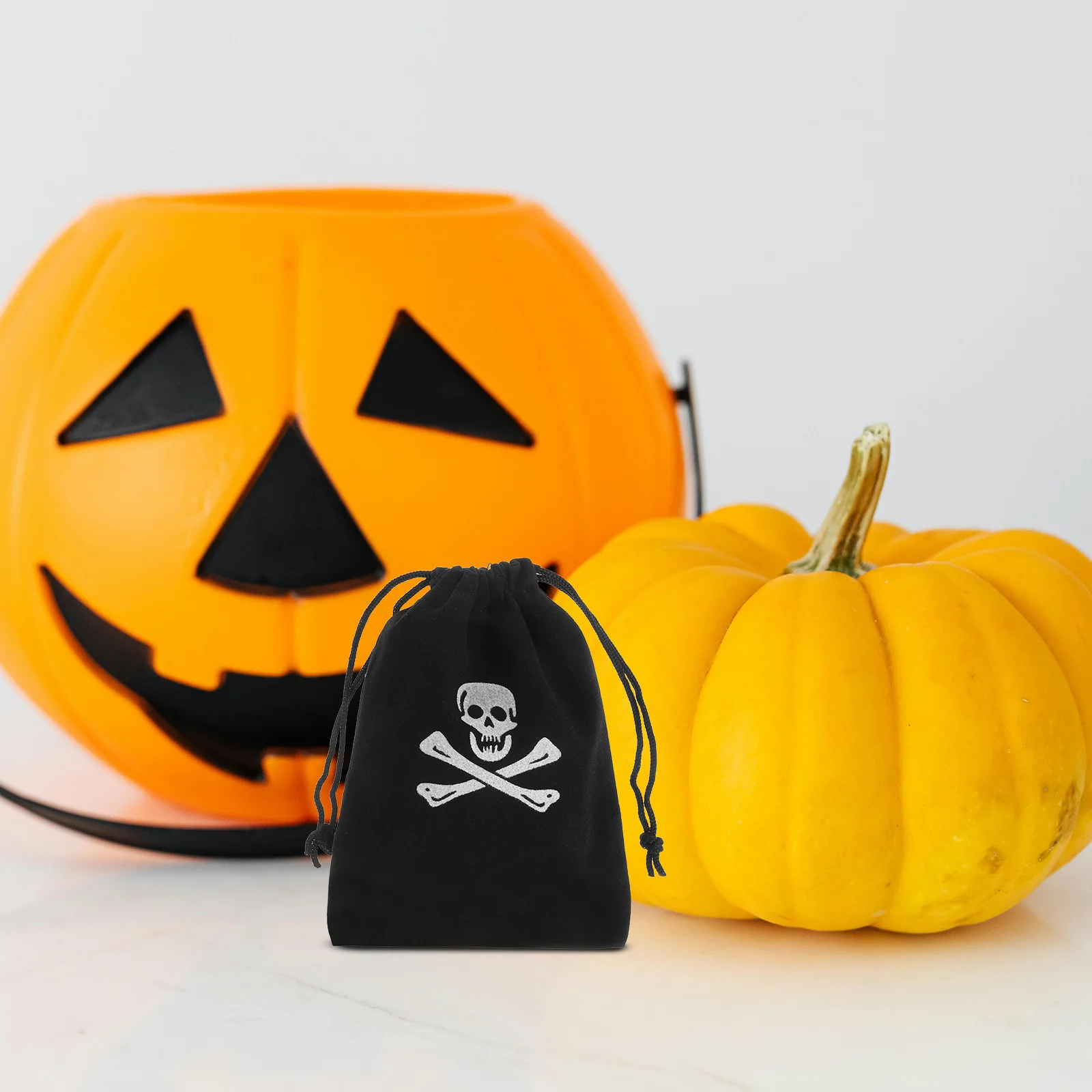 

12Pcs Drawstring Pirate Skull Favor Bags Party Supplies Halloween Coin Bag Candy Pouch Storage Skull Favor Bags
