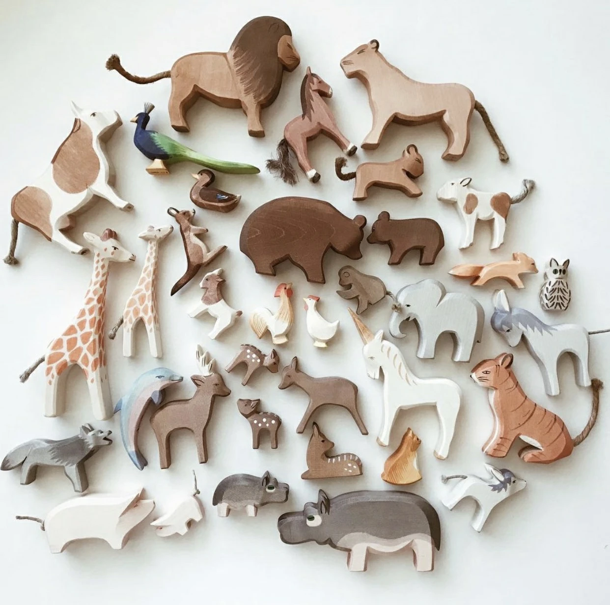 

Handmade wooden animal fairy tale characters princesses and princes wooden puppets for children to play with family games toys