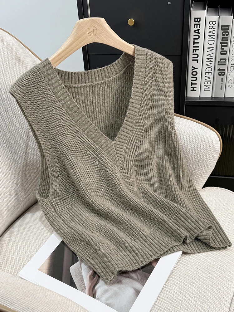 

Stunning Knitted Vest Women's Deep V-ne Svel Loose Early Autumn Top Base Coat Korean Sle Soft Nylon Fabric