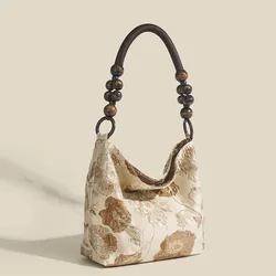 Bolso de mano con tachuelas de Hardware para mujer, bolso acolchado grande, bolso clásico Irregular, gran oferta