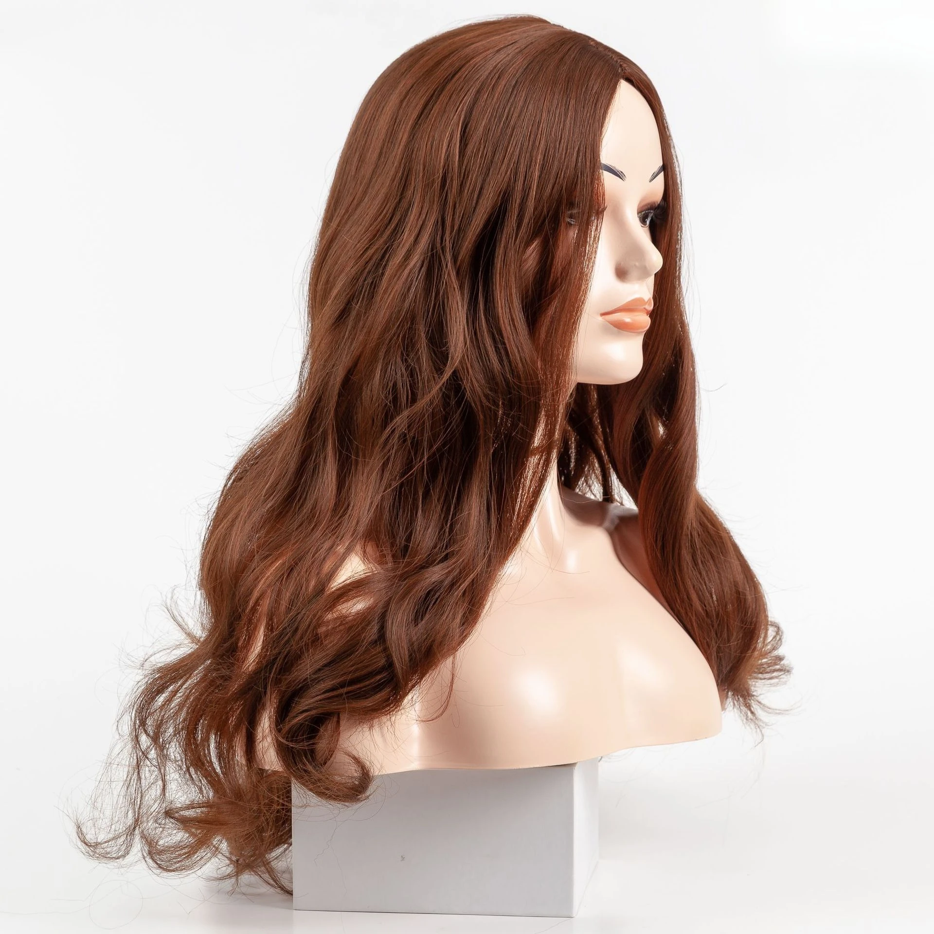 Parrucca riccia lunga realistica e naturale alla moda femminile europea e americana realizzata in stile berretto intero in seta ad alta temperatura.