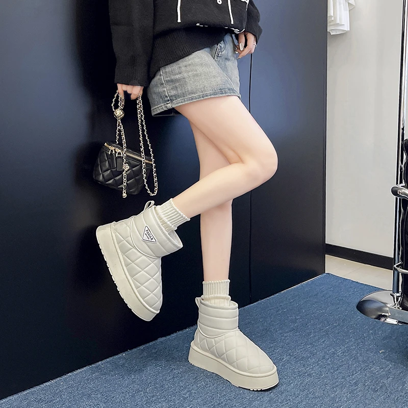 Snow Boots Women\'s Velvet Thickening 2024 New Winter Fashion Short-tube Slip-on Warm Bread Cotton Shoes Uggs Winter Boots
