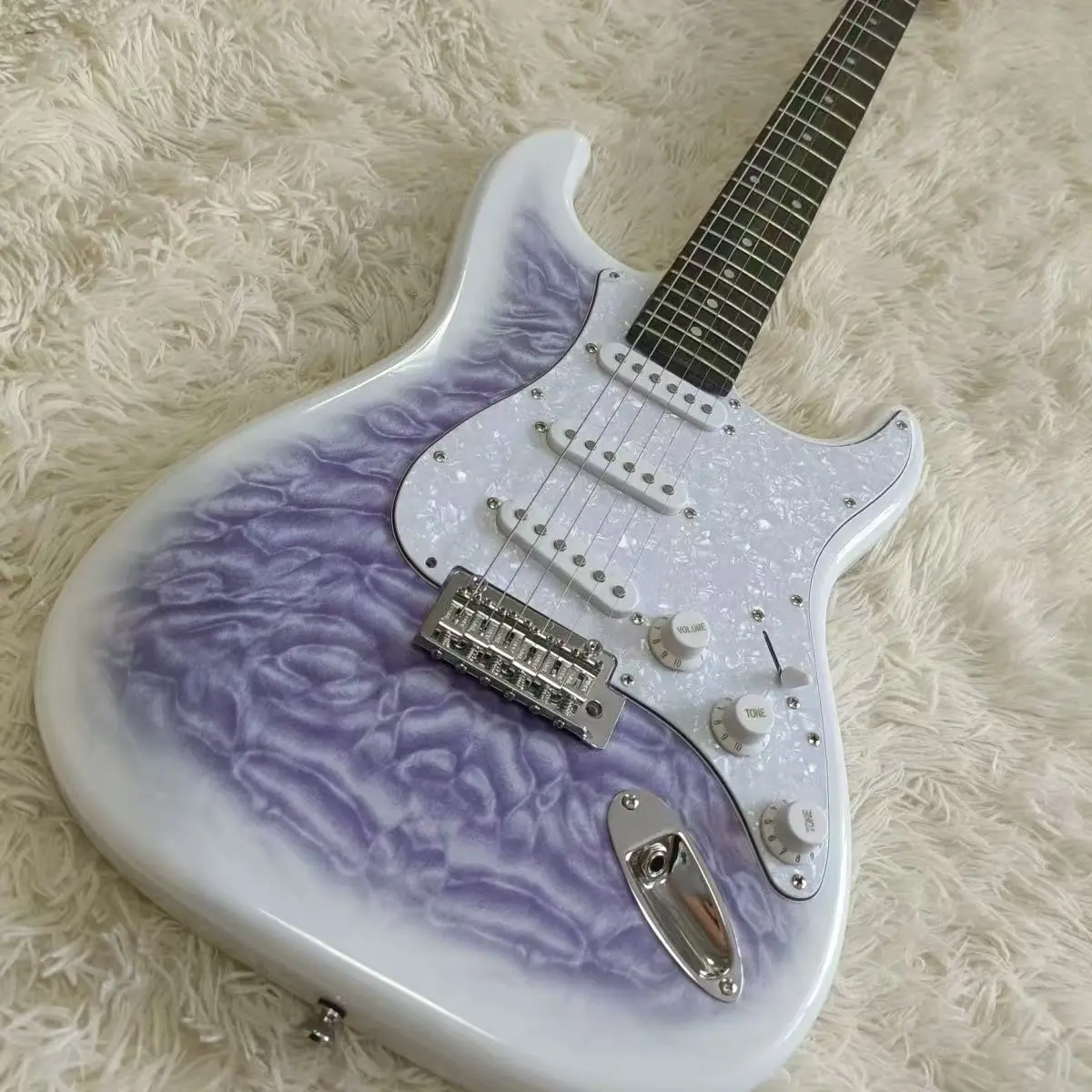 High-end Mahogany Body Sea Stone Blue ST Single-Single Two-Pointed Double-Action Electric Guitar with H-H Pickup