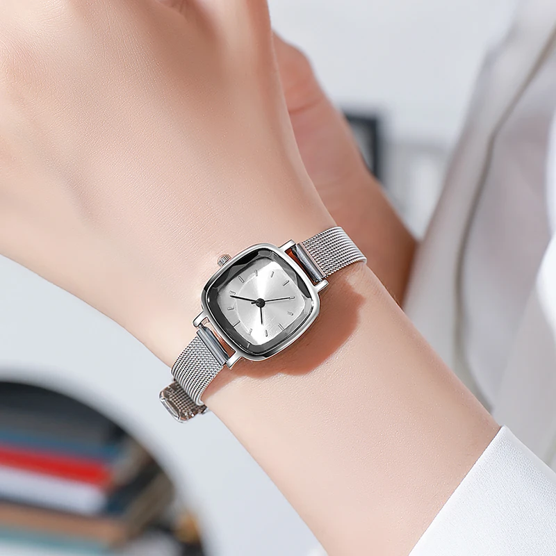 Minimalist Square Ladies Quartz Watch Silver Alloy Strap Retro Simple Dial Women Wristwatch Elegant Female Watch