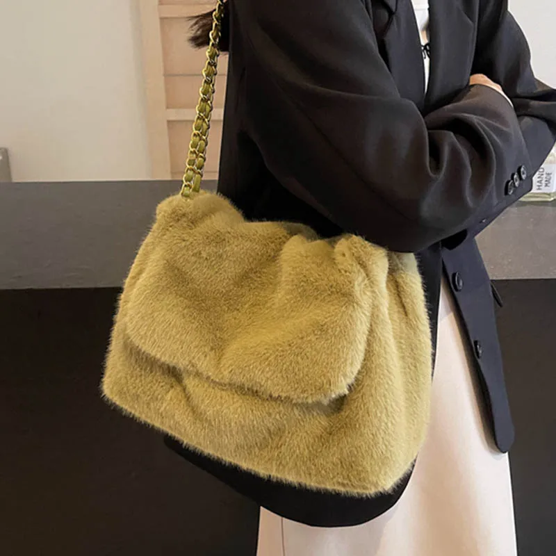 

Women's Plush Chain One Shoulder Bags Autumn Winter New Solid Faux Fur Handbags Korean Vintage Large Capacity Tote Bag
