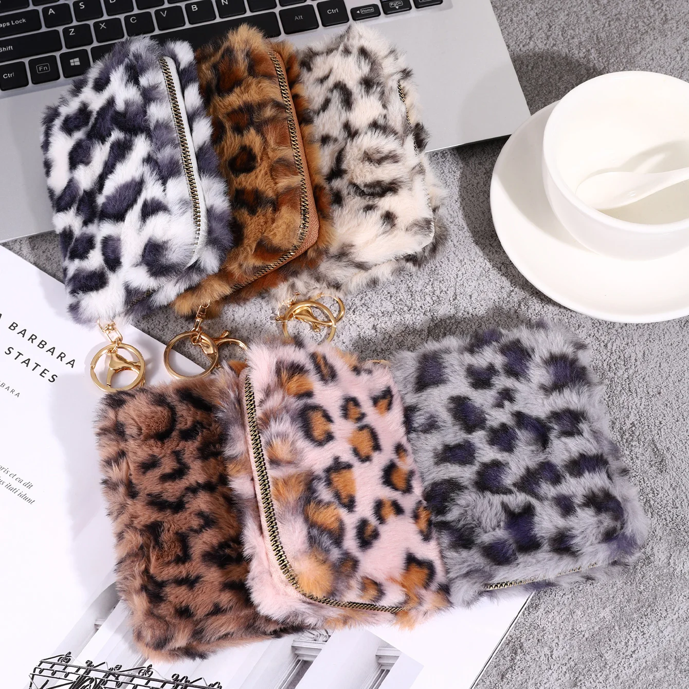 New creative plush coin purse, fashion leopard print plush wallet, niche simple furry card bag wallet