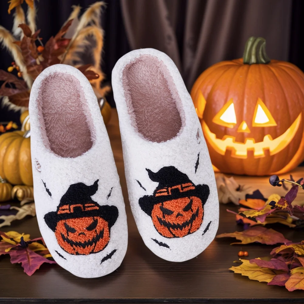 Halloween Pumpkin Slippers Plush Closed Toe Slippers Comfortable Flat Thermal Slippers Furry Pumpkin Bat Slippers for Men Women