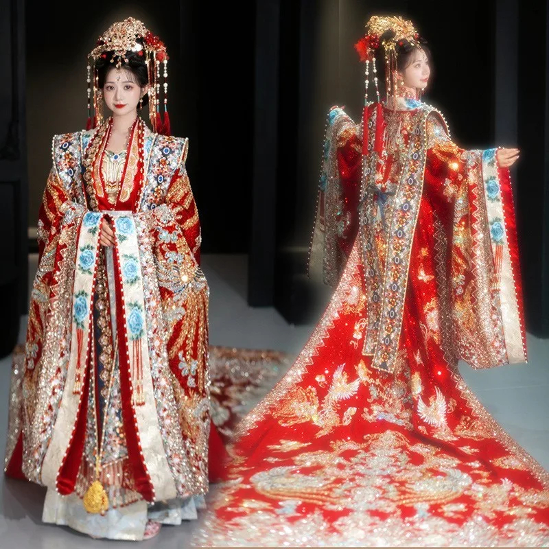 

The traditional Chinese wedding dress for Han groom featuring a phoenix crown red robe and tail-shaped