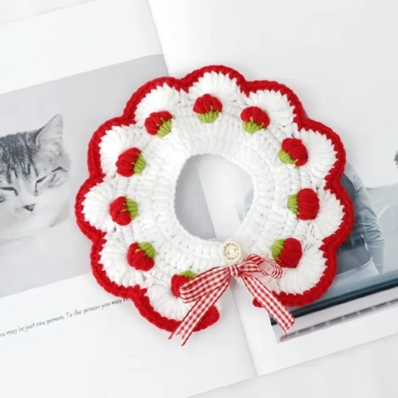 Hand-woven Cat Strawberry Collar Hand-knitted Small Pet Dog Collar Bib Suitable for Pet Photography view 4