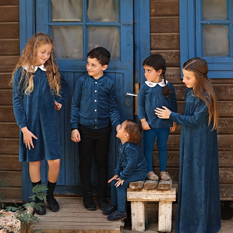 #3 Compare Family Matching Outfits Before You Buy