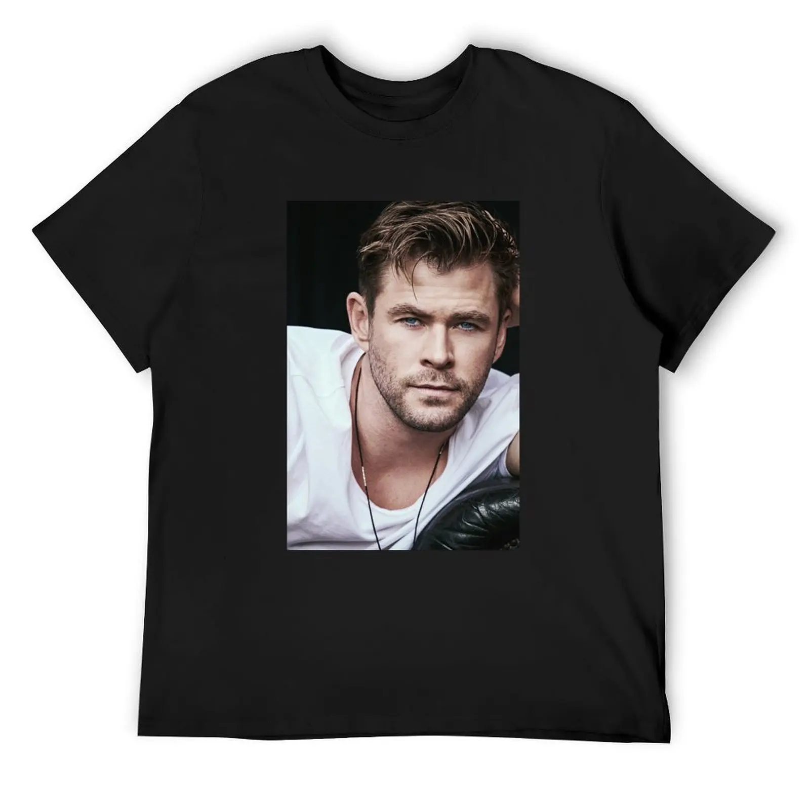 

chris hemsworth T-Shirt